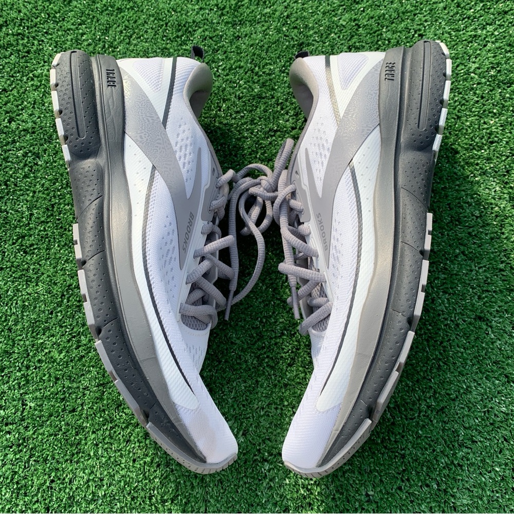 Brooks Trace 3 Mens 8.5 Shoes Road Race Running Neutral Responsive White Gray